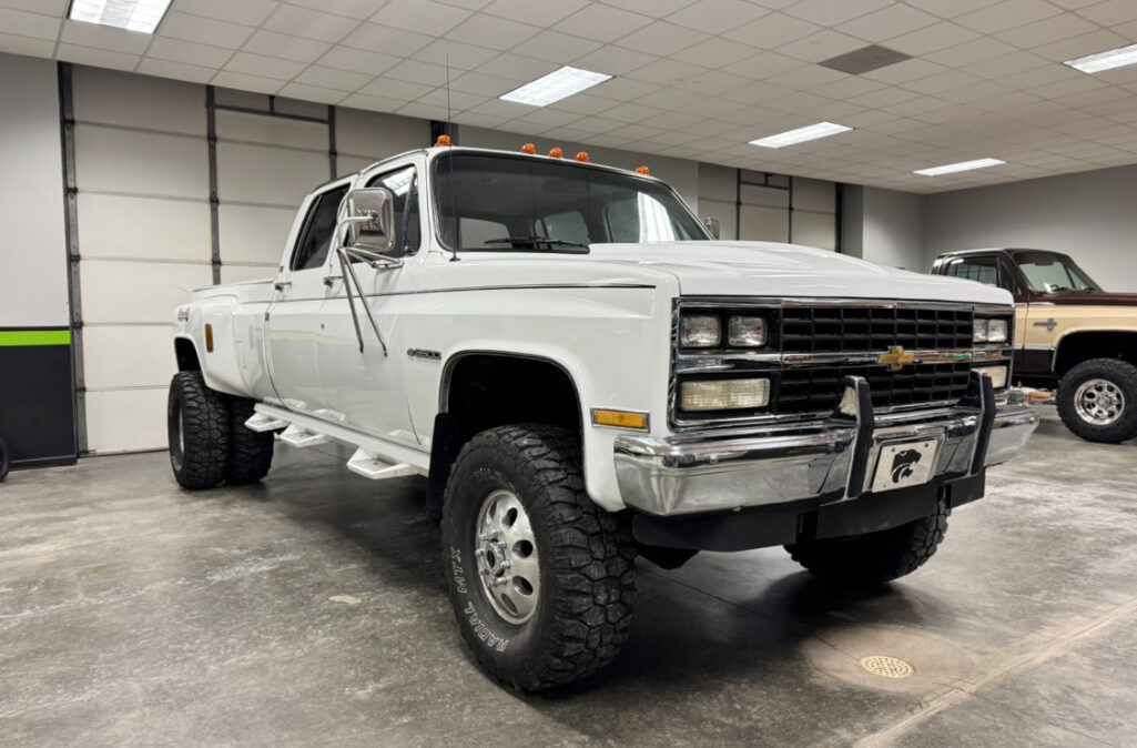 1989 Chevrolet 3500 Crew Cab Dually (4)