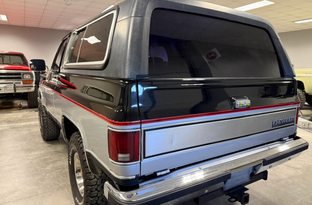 1989 Chevrolet K5 Blazer (3)