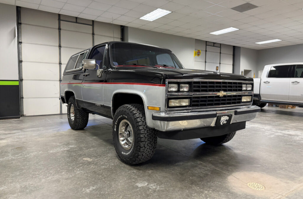 1989 Chevrolet K5 Blazer (4)