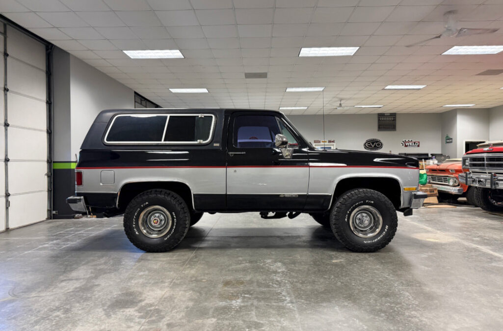 1989 Chevrolet K5 Blazer (5)