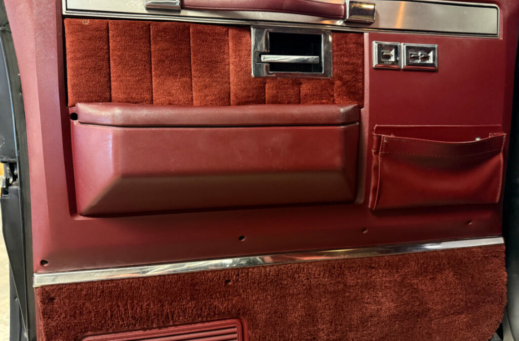 1989 Chevrolet K5 Blazer (9)