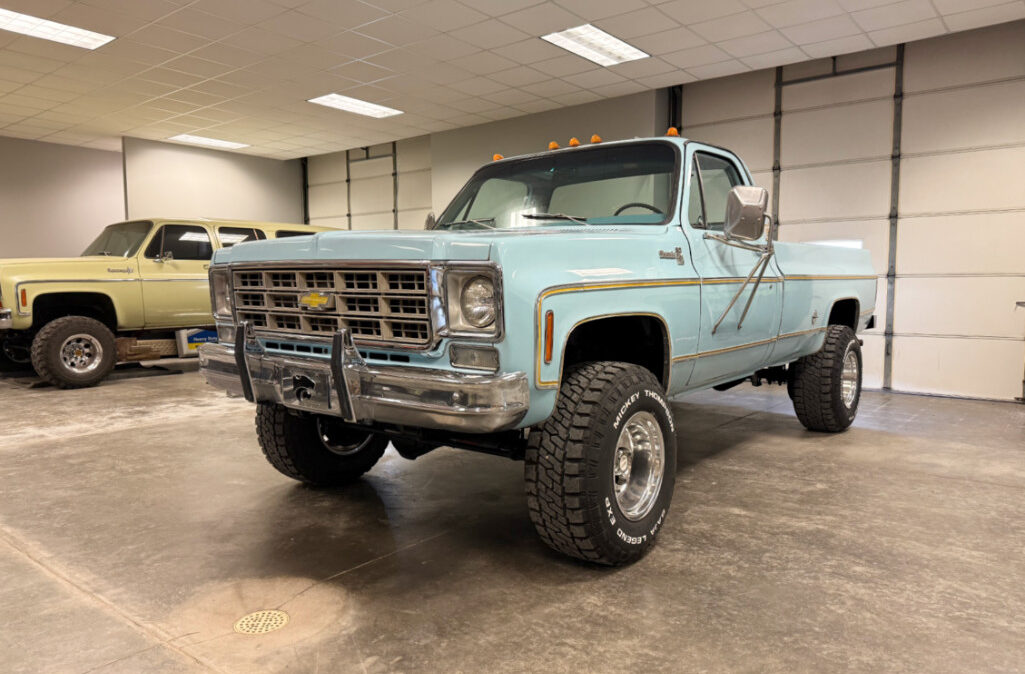 1977 Chevrolet K30 (1)