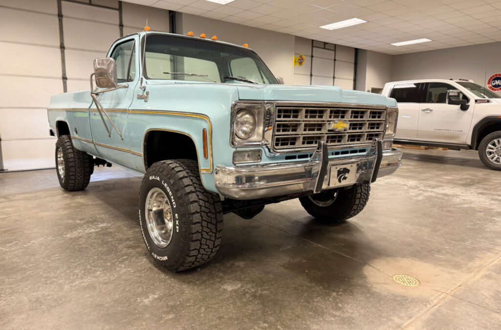 1977 Chevrolet K30 (4)