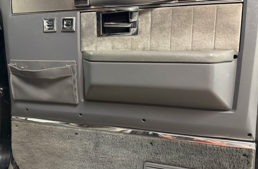 1988 Chevrolet Suburban (10)