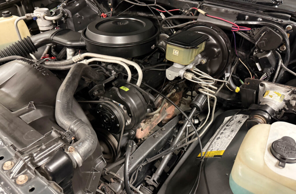 1988 Chevrolet Suburban (14)