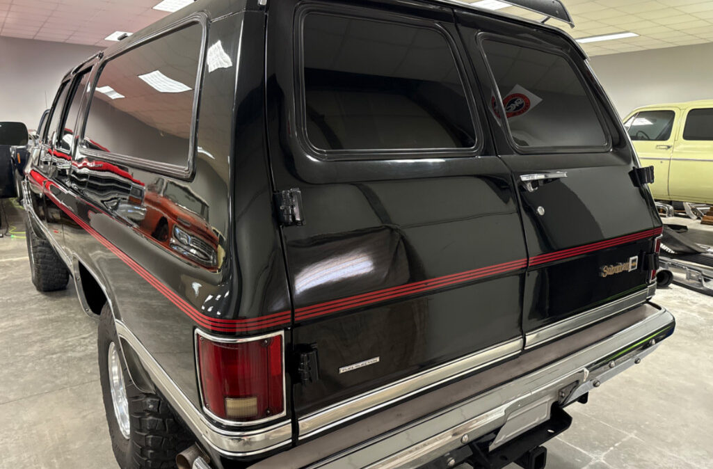 1988 Chevrolet Suburban (3)