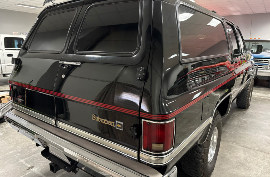 1988 Chevrolet Suburban (6)