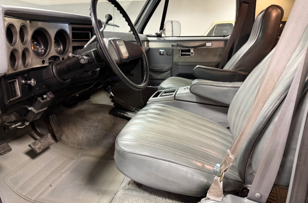 1988 Chevrolet Suburban (7)
