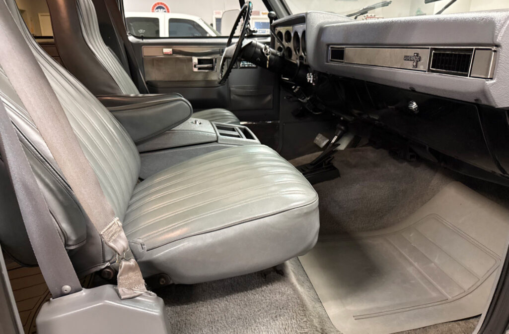 1988 Chevrolet Suburban (8)