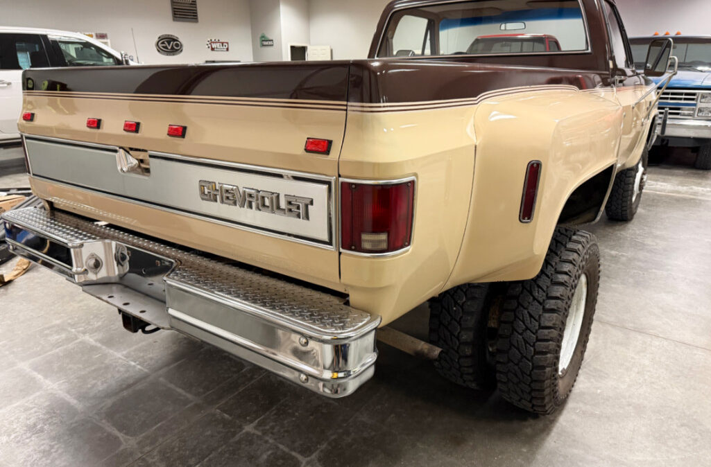 1985 Chevrolet K30 Dually (6)