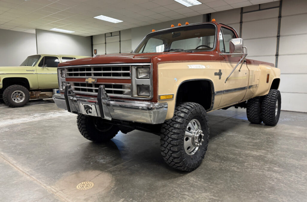 1986 Chevy K30 Dually (1)