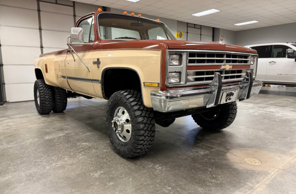 1986 Chevy K30 Dually (4)